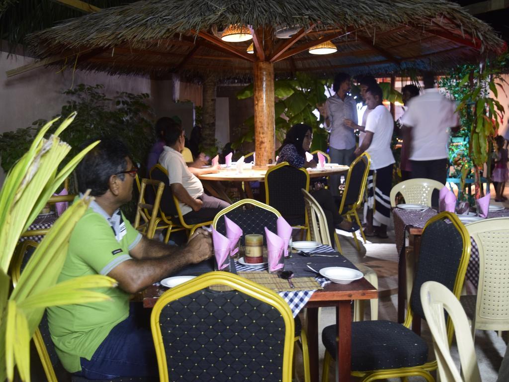 Alvi Star Inn Thulhaadhoo Zewnętrze zdjęcie